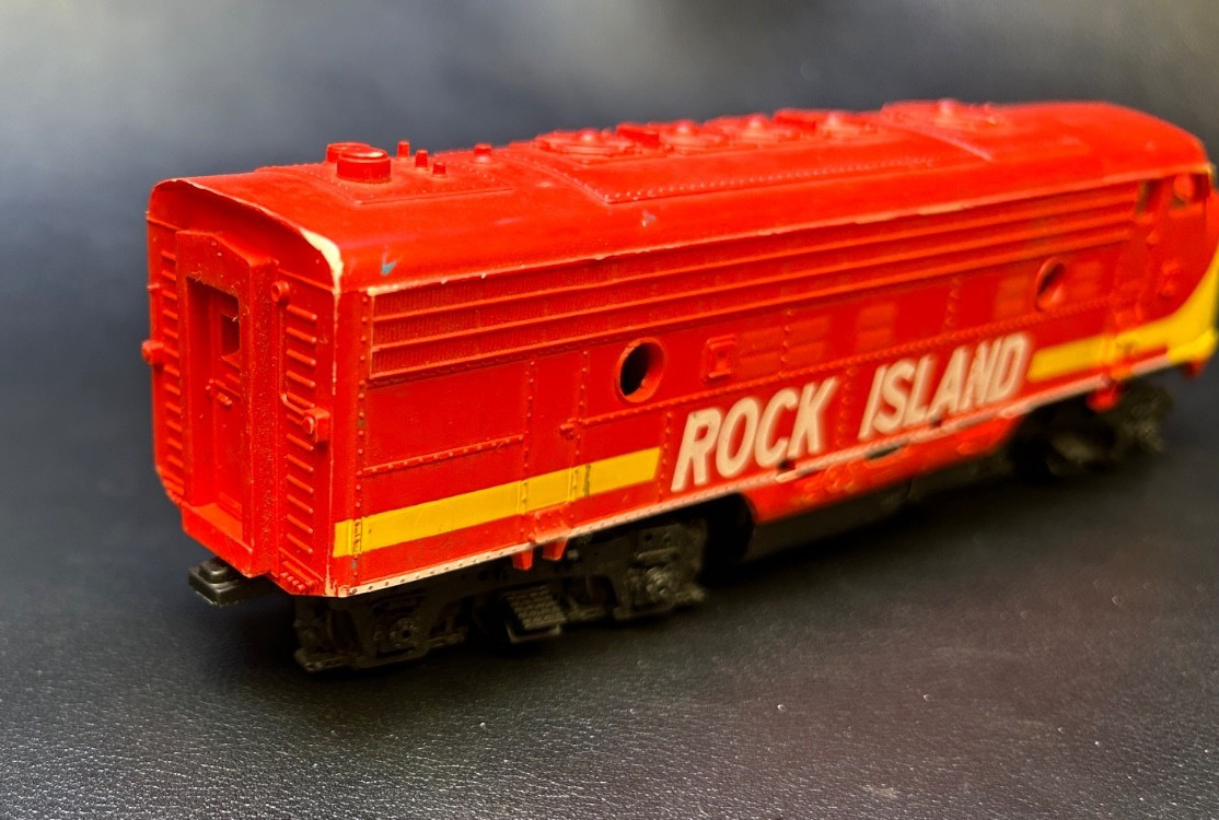 HO Powered Locomotive High Toque (8WD) in a Rock Island shell – WORKS, bin 1