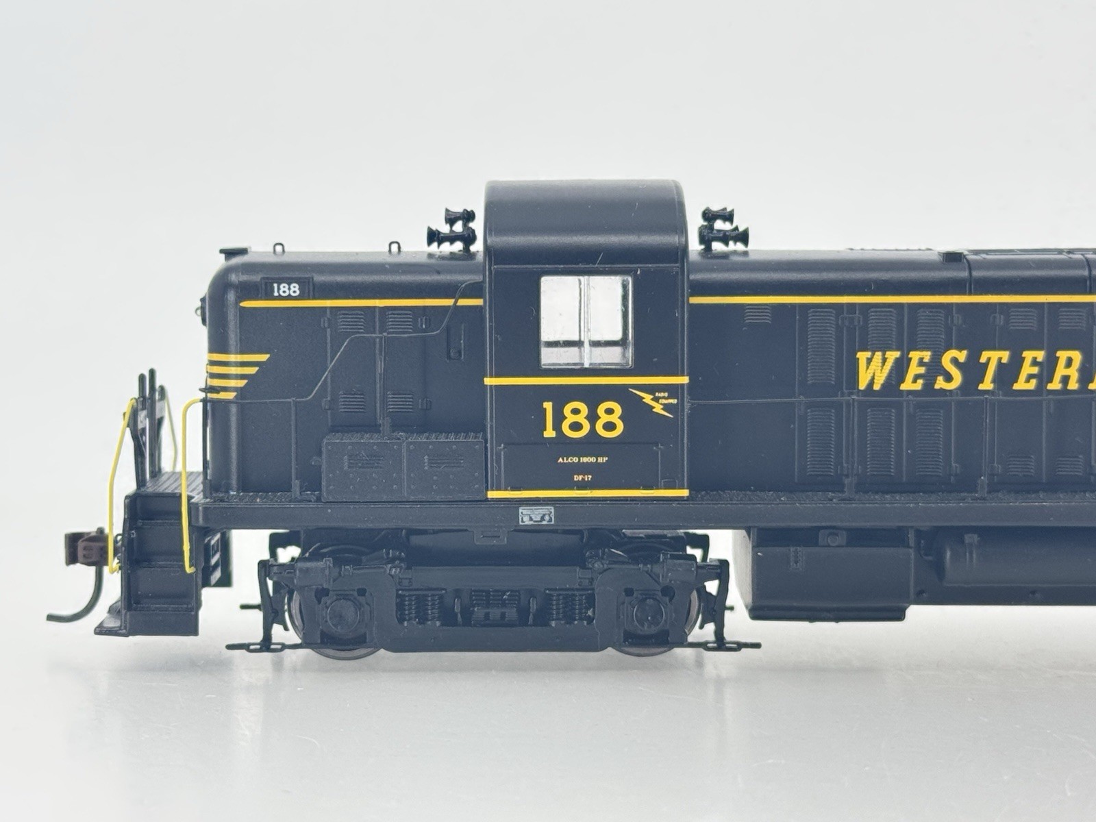 HO Athearn RTR 84036 Western Maryland Alco RS-3 Diesel Locomotive WM #188