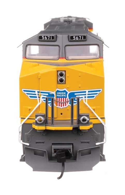 Walthers HO Scale ~ ES44AC GEVO ~ Standard DC ~ Union Pacific #5499 ~ 910-10233