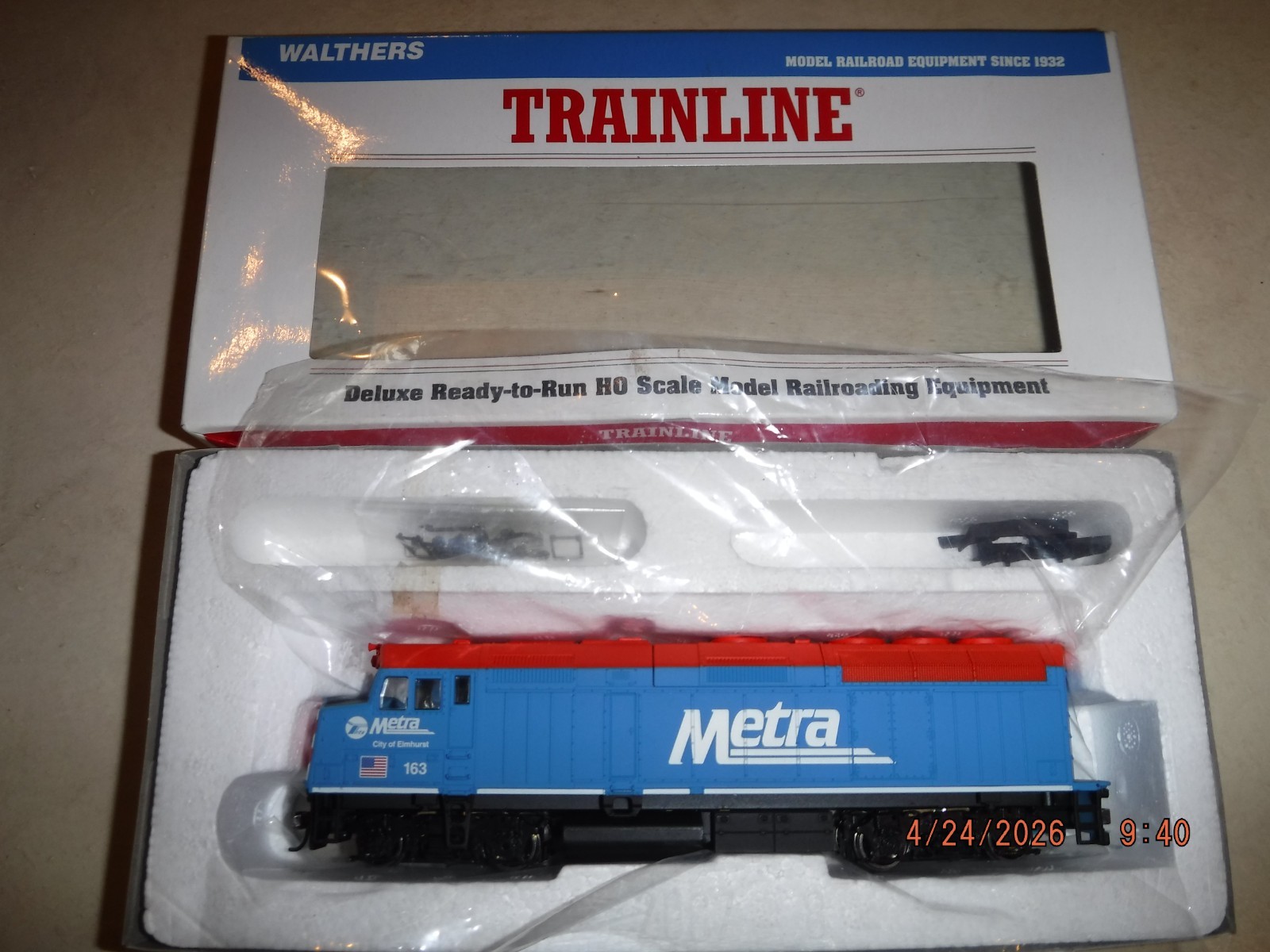 TRAINLINE HO EMD F40Ph CHICAGO METRA CITY OF ELMHURST LOCOMOTIVE #163 -NOS-NEW!