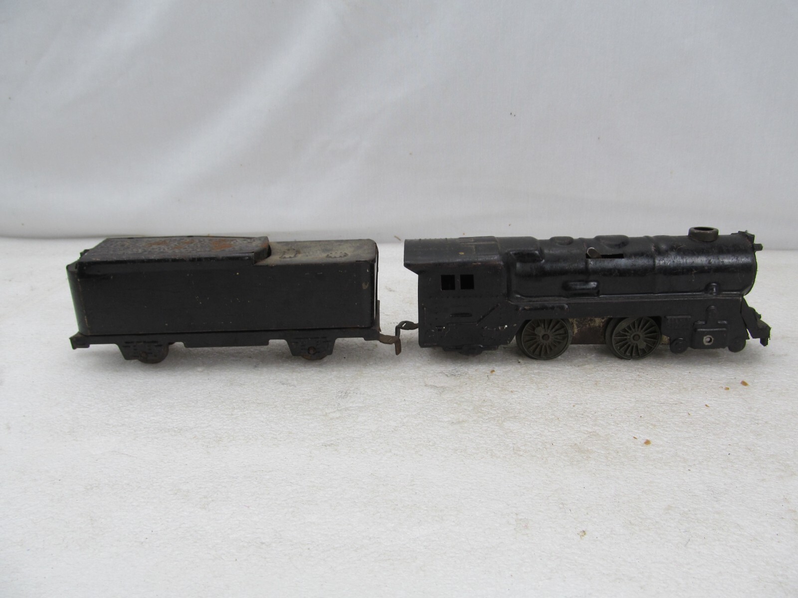 Marx Wind Up Tin Steam Locomotive & Tender Plastic Pilot & Boiler Plate Tested