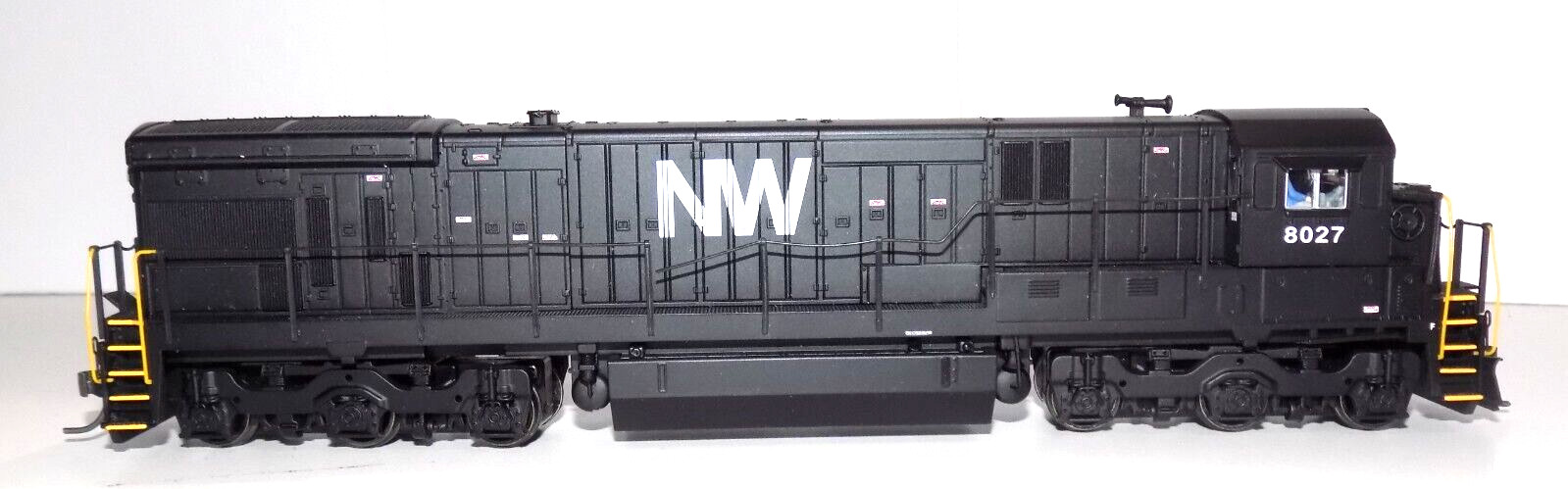 Broadway Limited HO Trains GE C30-7 N&W #8027 Black 2 Window Item #493