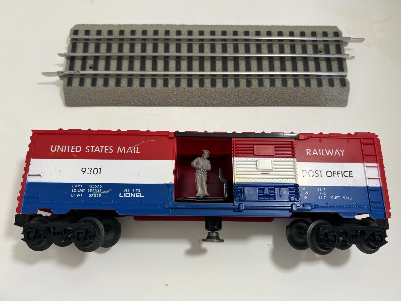 LIONEL O GAUGE LOT OF 6 ROLLING STOCK INCLUDING THE KATY SERIES BOXCAR