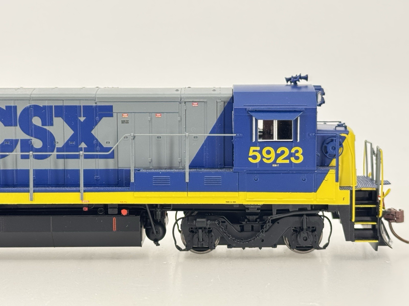 HO Rapido 18520 CSX GE B36-7 Diesel Locomotive CSXT #5923 DCC SOUND