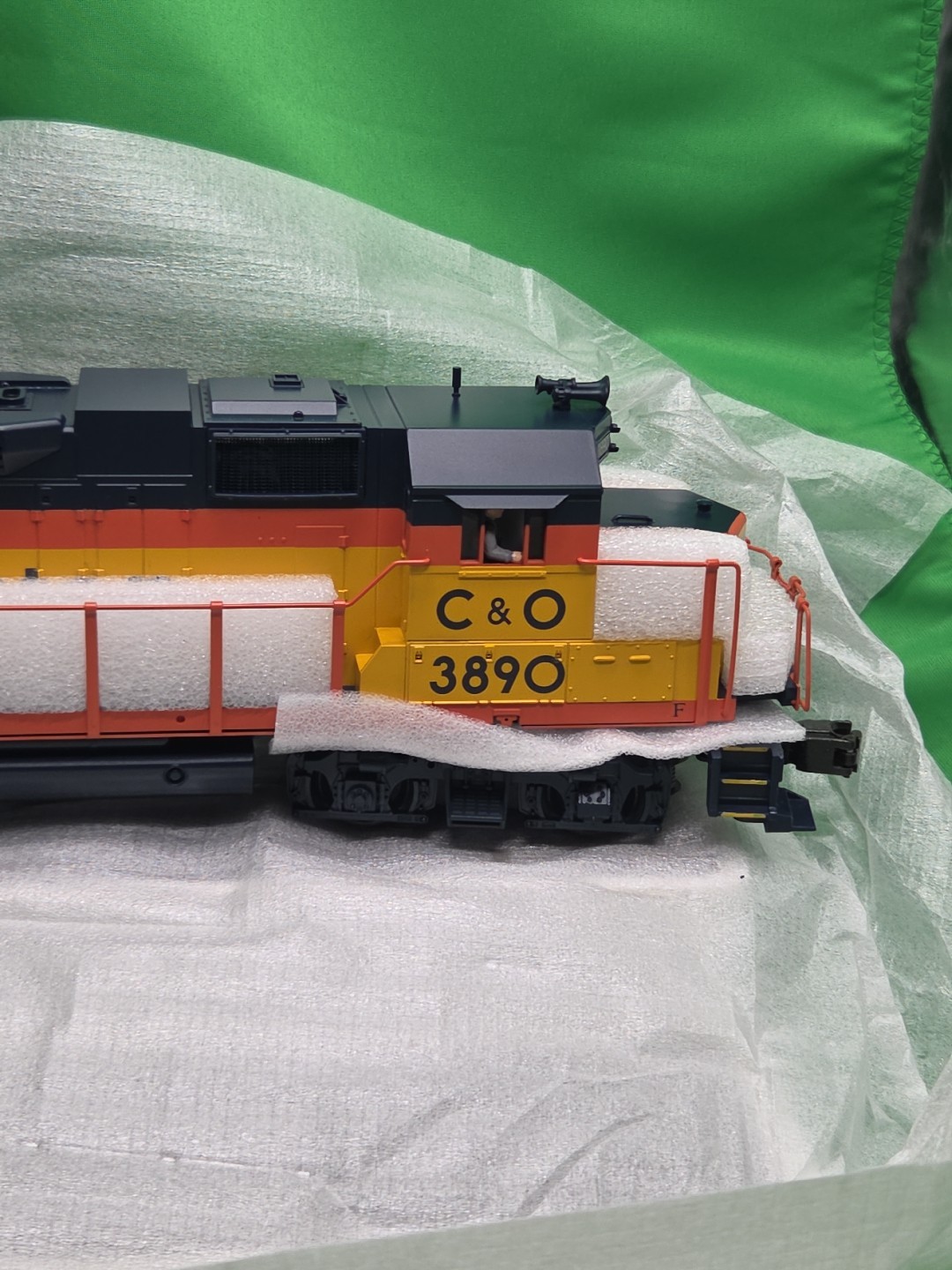 MTH Electric Cab 20 – 2186 -1 3890 GP 38 – 2 EMD DIESEL ENGINE New Box Railroad