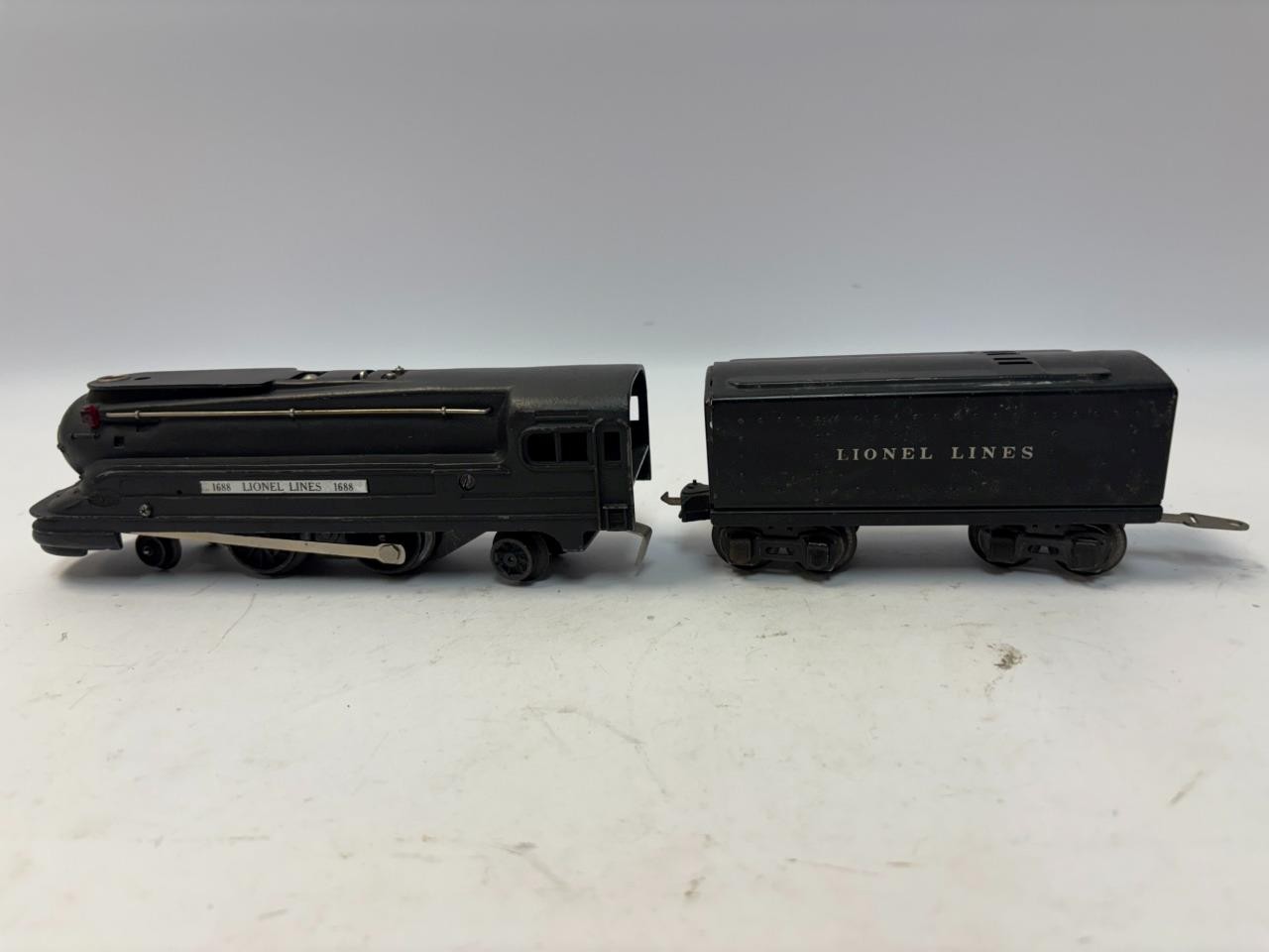 Prewar Lionel 1688 Torpedo 2-4-2 Steam Locomotive & 1689T Torpedo Tender TESTED