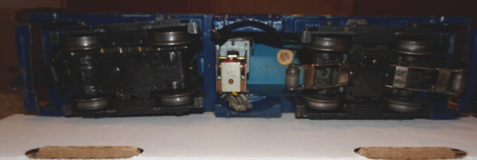 O Gauge 3-Rail Lionel Postwar 624 C&O Chesapeake & Ohio EMD NW-2 Diesel Switcher