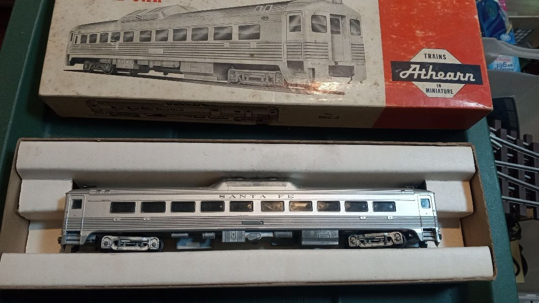 HO Athearn Budd RDC-3 Rail Diesel Car New Haven – Unpowered KD COUPLERS