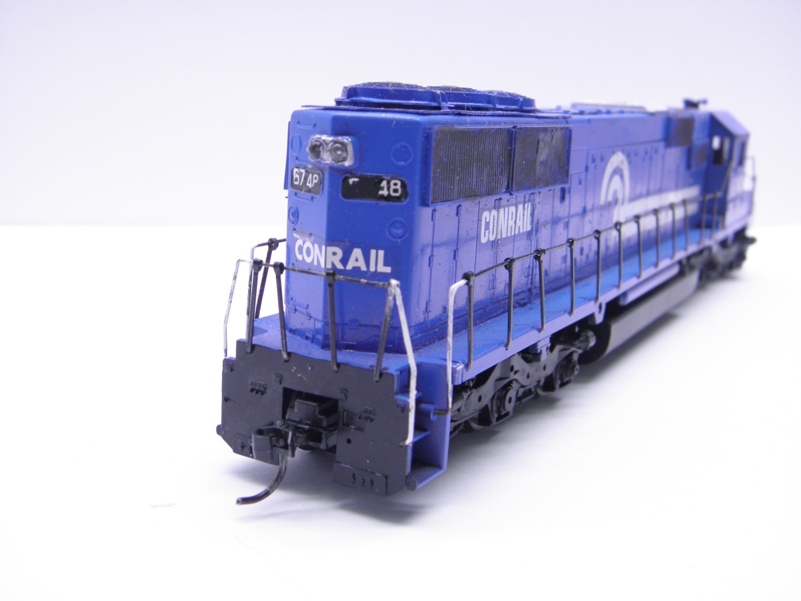 ATHEARN SD 50 LOCOMOTIVE CONVERTED TO DCC- CONRAIL #6748 HO SCALE