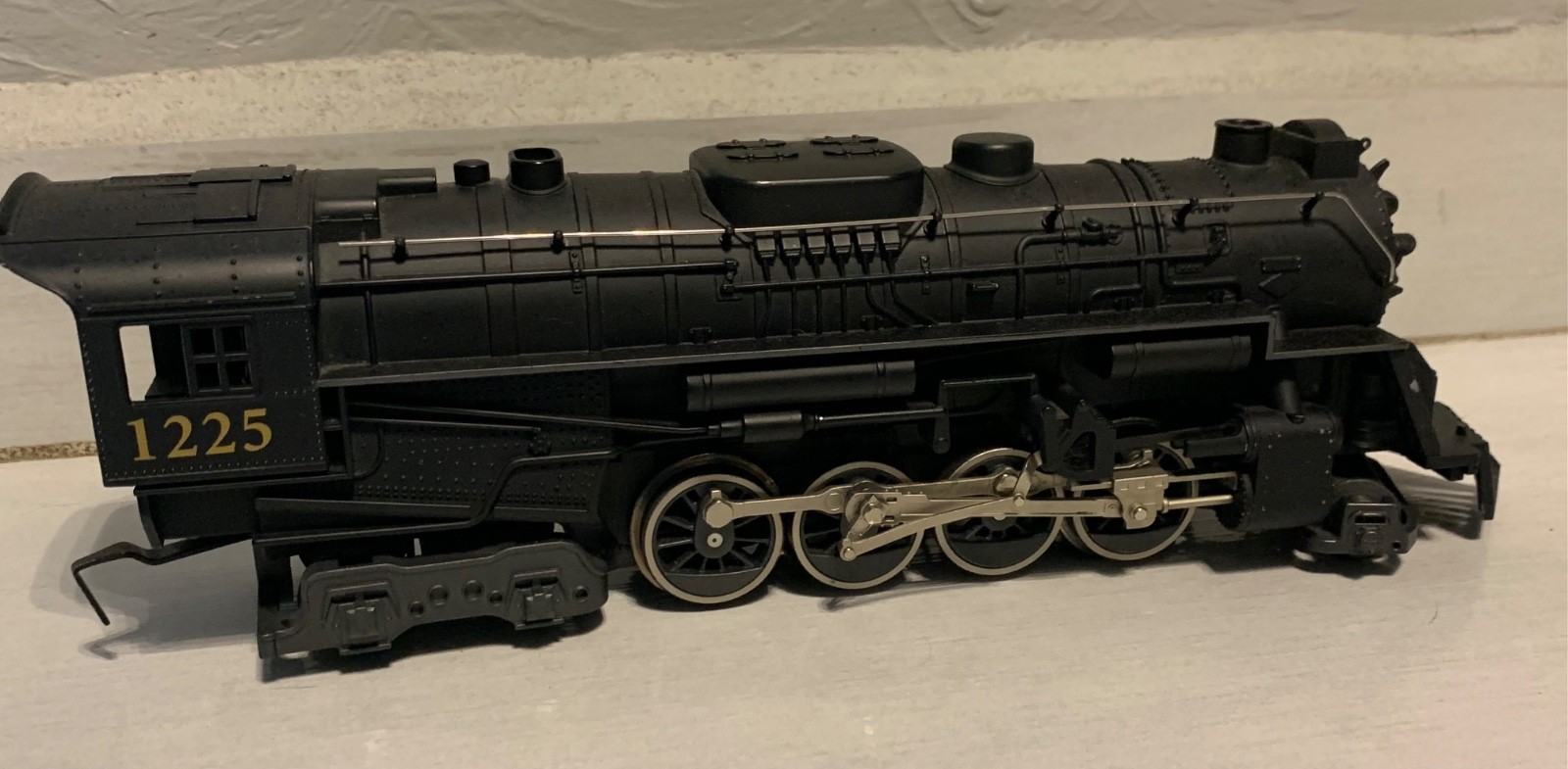 Lionel O Gauge Pennsylvania Locomotive #1225 Train