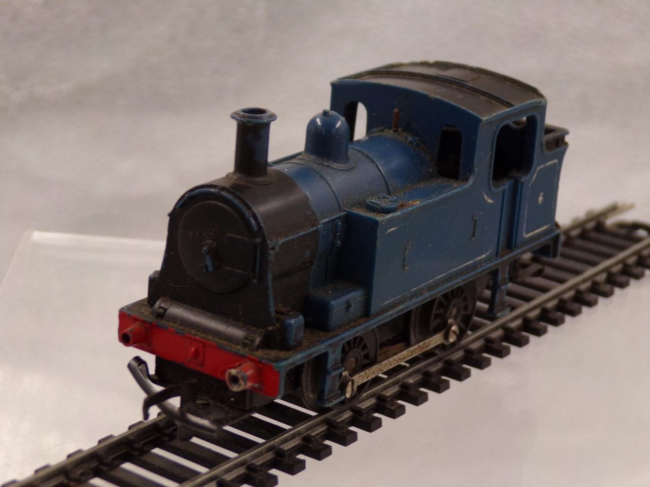 Triang OO Gauge R359 industrial tank locomotive 0-4-0 1C3
