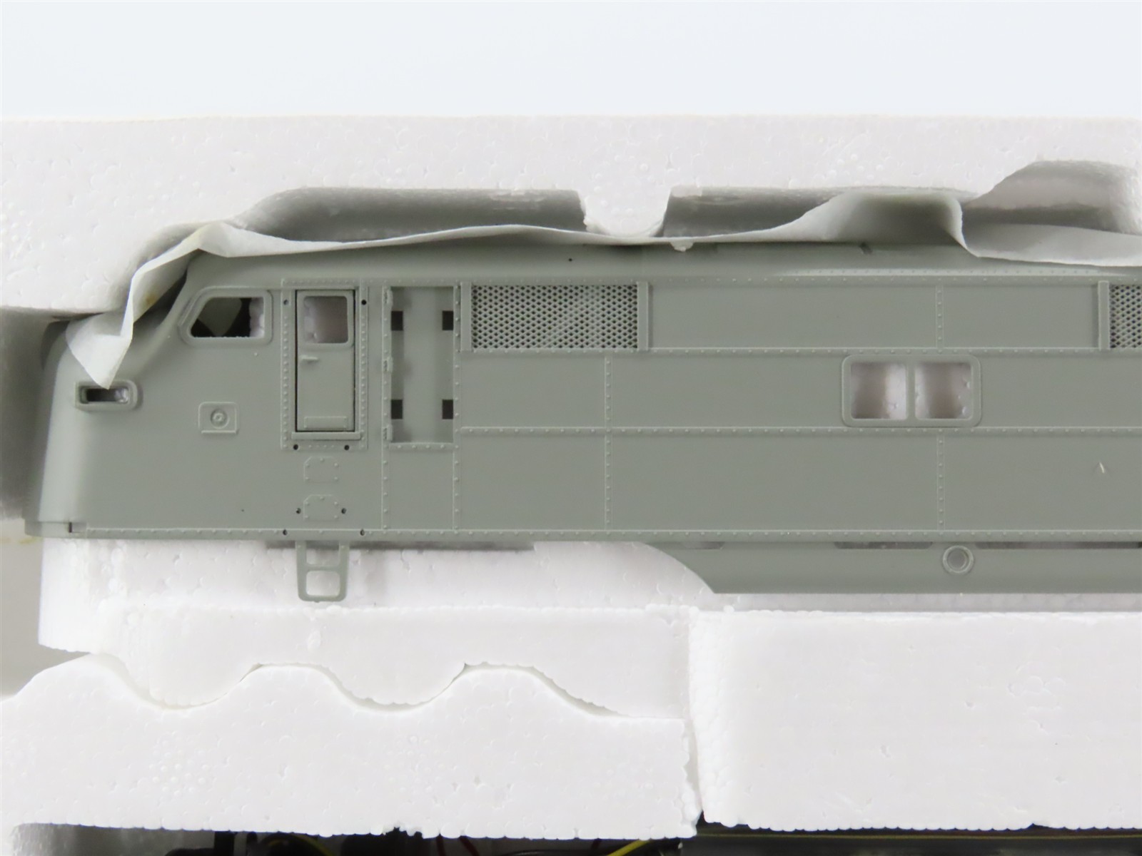 HO Scale Proto 2000 21072 Undecorated EMD E7A Diesel Locomotive – DCC Ready