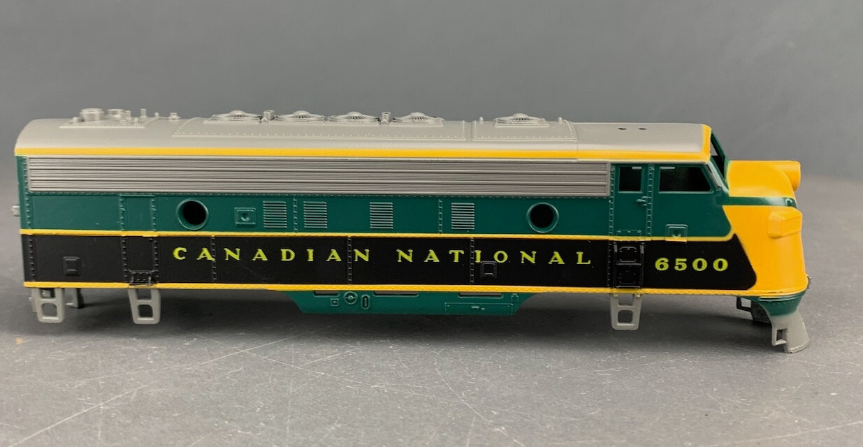 HO Athearn F7A Locomotive Shell Painted Canadian National #6500 HO5402