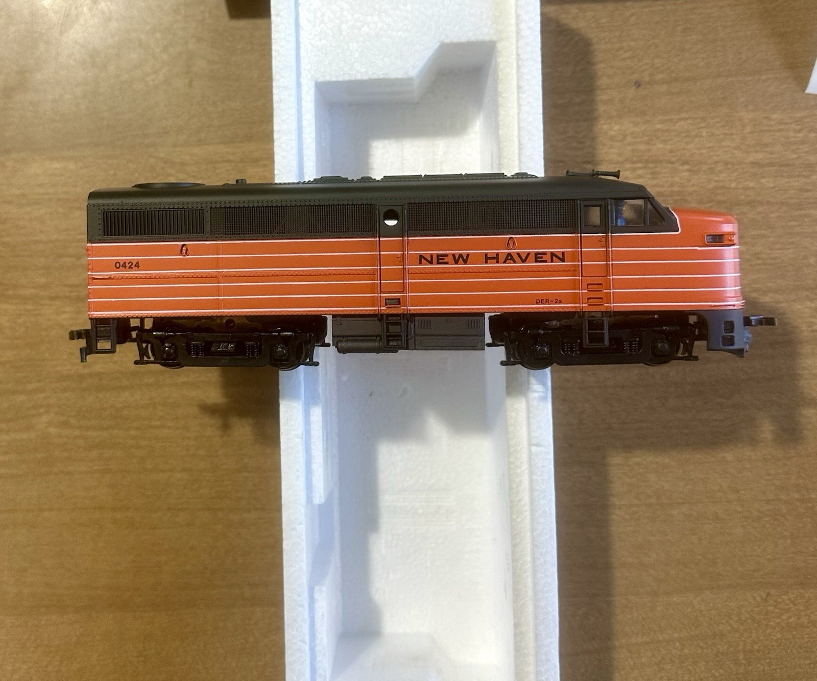 Frateschi HO New Haven 0424 Diesel Locomotive Orange & Black NEW in Open Box