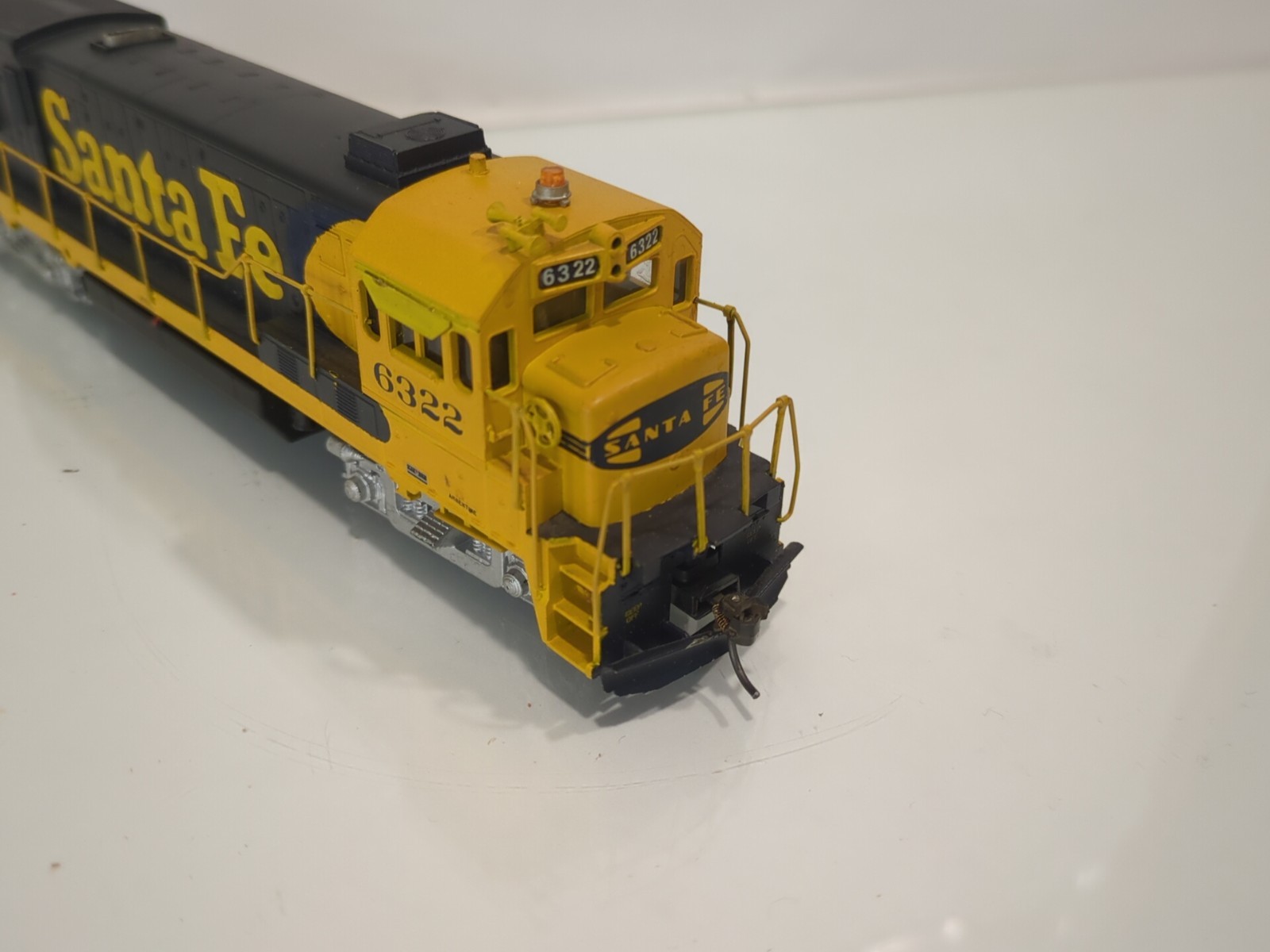 CUSTOM PAINT/DETAIL Athearn HO Santa Fe U23B Diesel Locomotive ATSF #6322