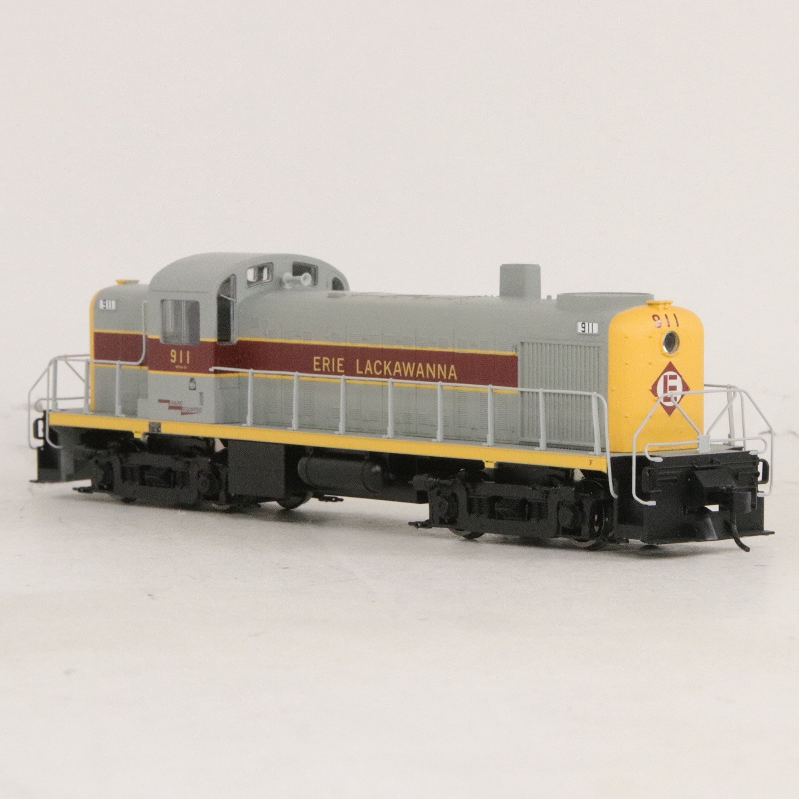 Life Like Proto 1000 HO Scale Erie Lackawanna EL #911 RS-2 DC Powered