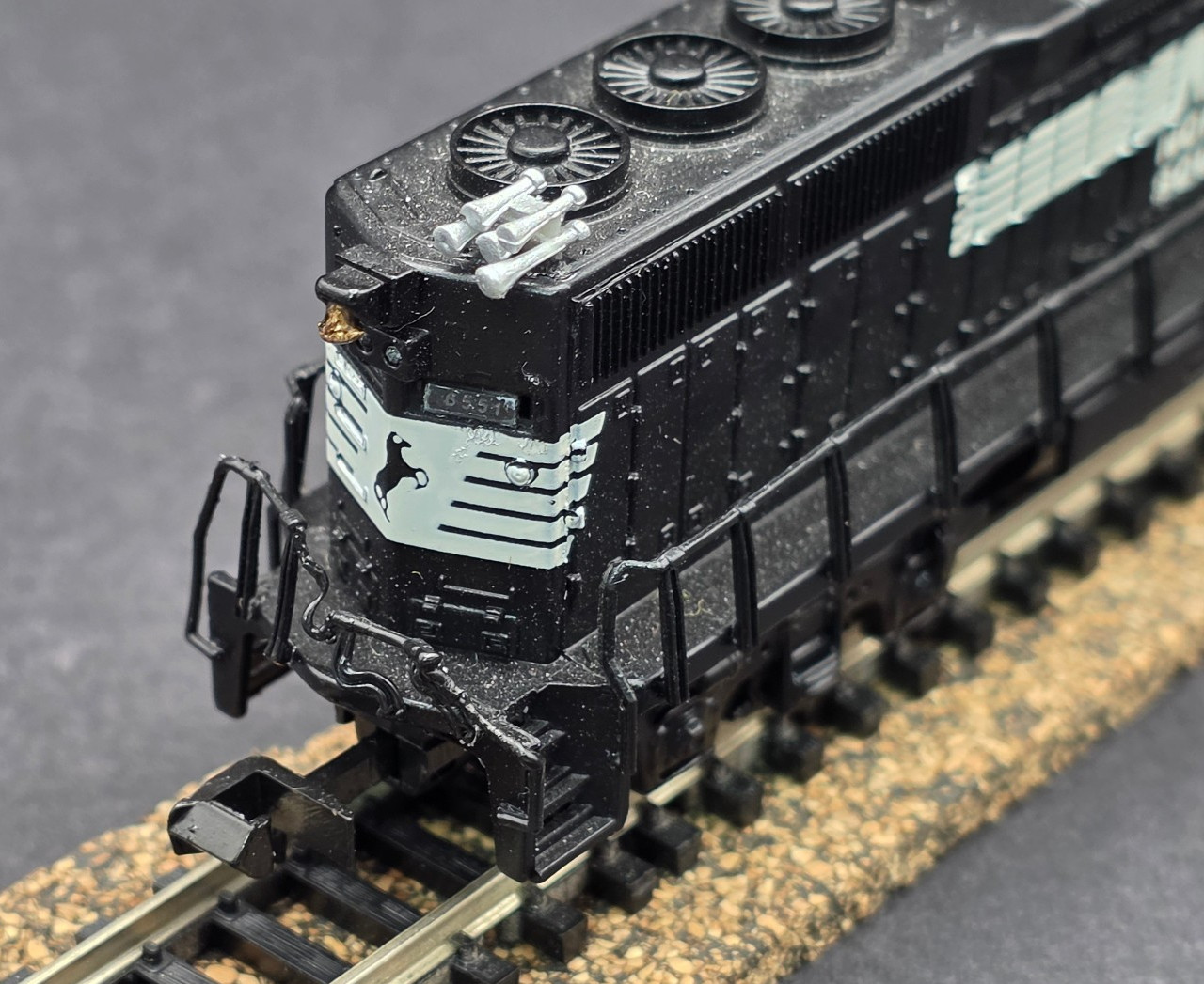 N scale 61291 DIESEL W/8WHEEL DRIVE GP 50 NORFOLK & SOUTHERN NIB READ