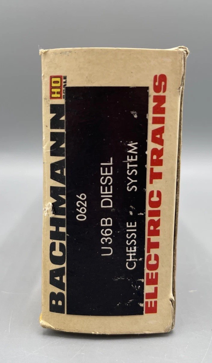 HO Scale Bachmann, GE U-36B Diesel Locomotive Chessie System, C&O #4127 Orange