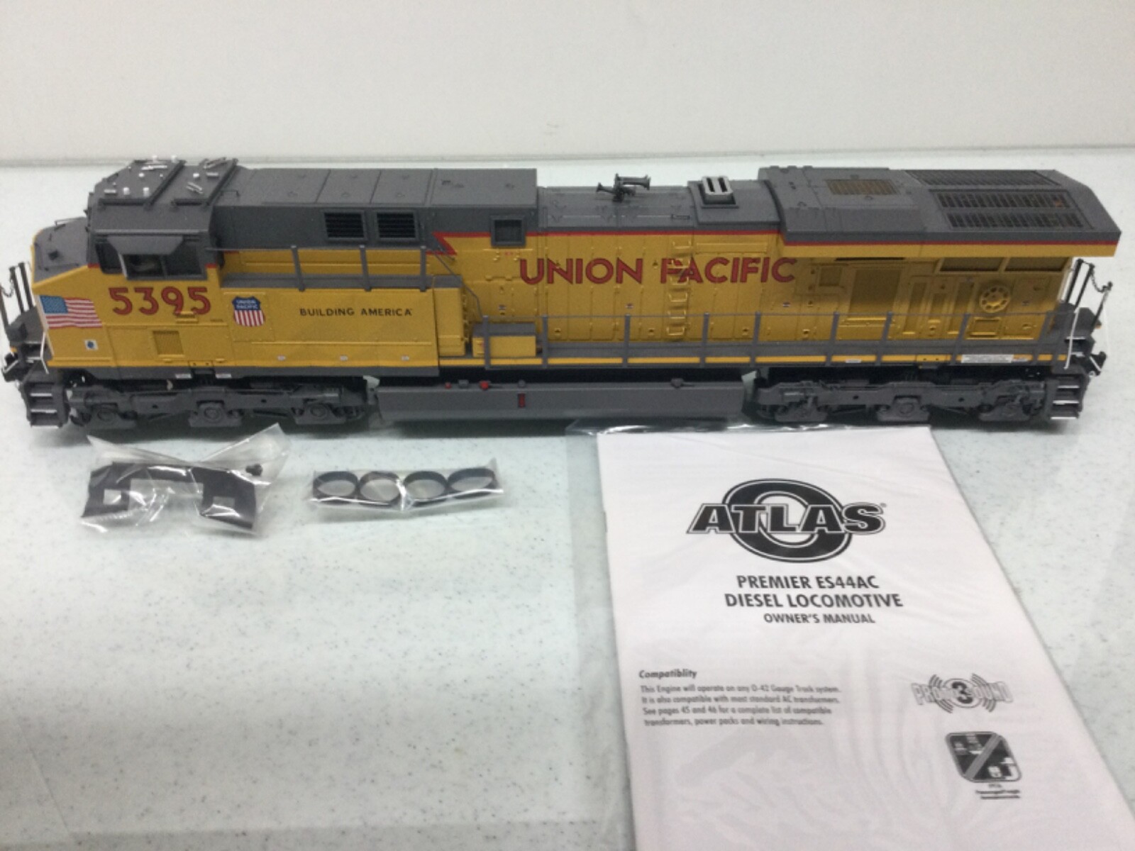 Atlas O Scale 3 Rail #30138183 UP ES44AC Diesel #5395 w/PS 3.0 New
