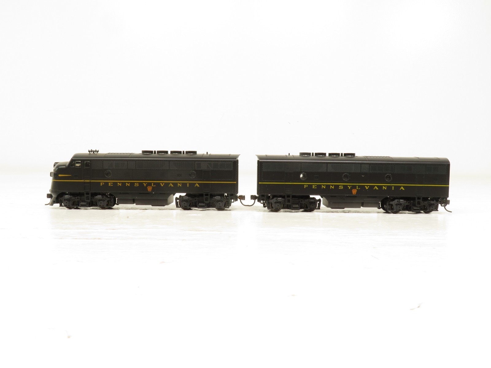 Stewart Hobbies 8110 & 8115 HO Pennsylvania F3AB Phase II High Fans LN 12292