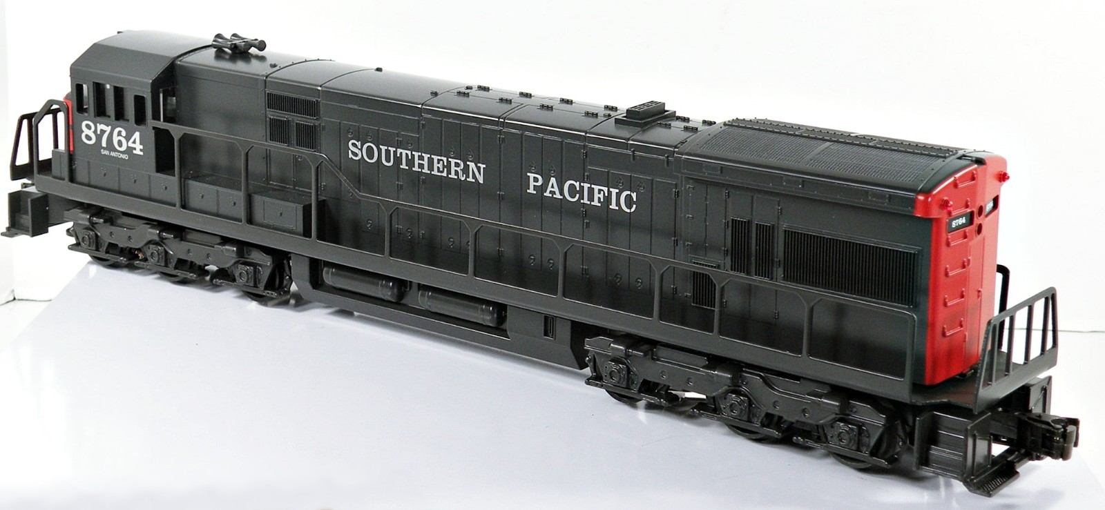 Williams U33-19 Southern Pacific SP U33C Diesel w/True Blast II Horn