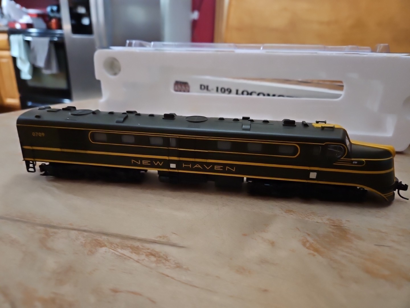 Proto 1000 30575 DL-109 Diesel Locomotive New Haven NH #0709 NEW IN BOX