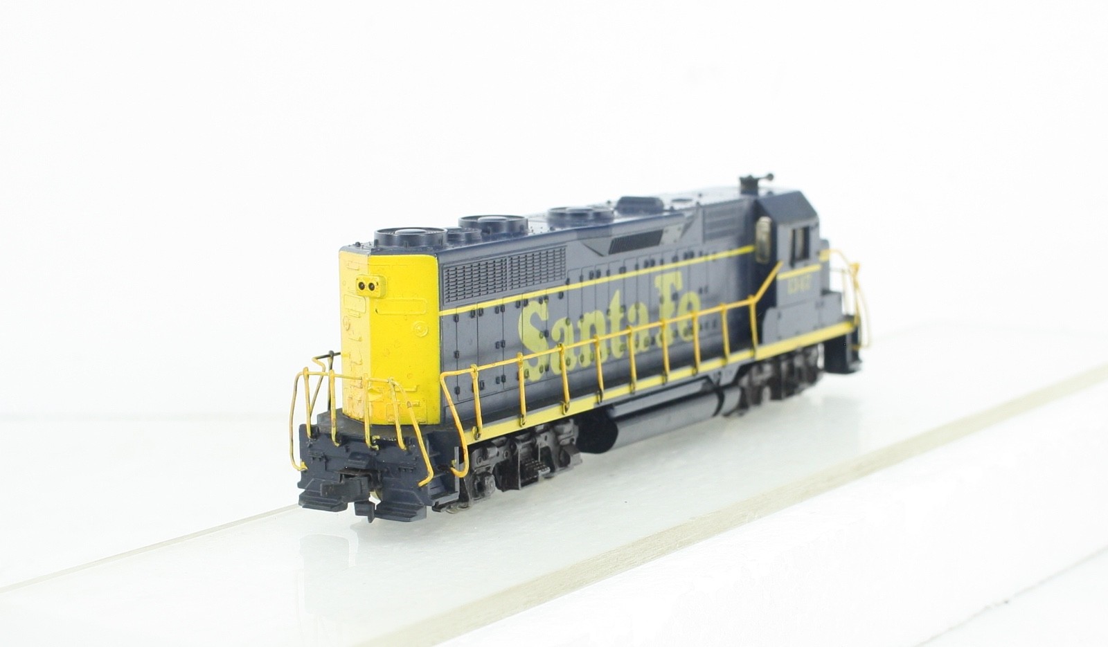 HO Scale Athearn 4205 Santa Fe GP35 Diesel Locomotive #1347