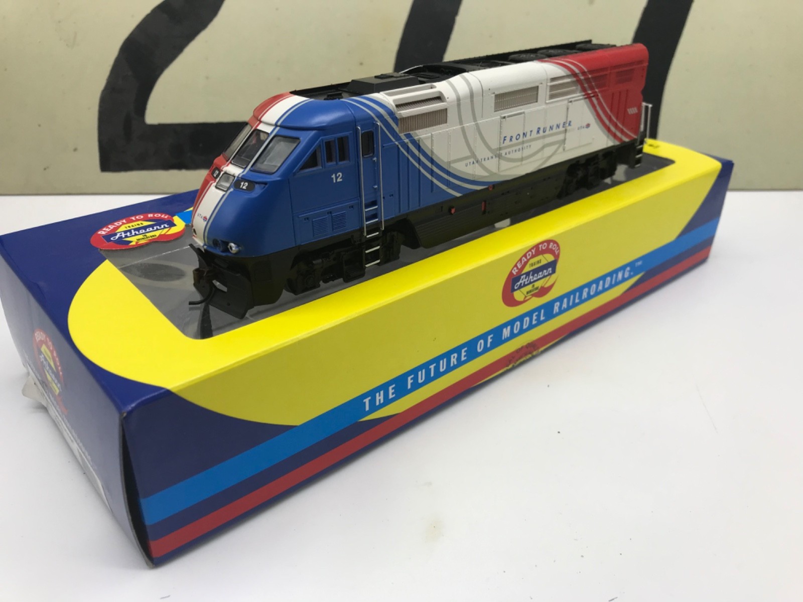 Athearn Ho Scale Utah Front Runner F59PHI Powered Loco Road #12 RTR 25799