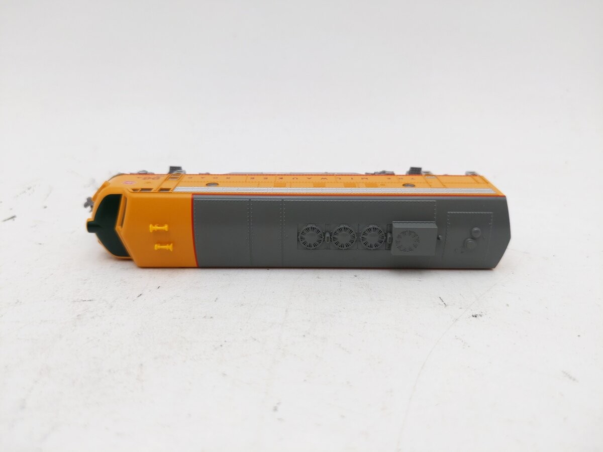 Kato 106-0432-DCC N MILW Post 1955 EMD FP7A Diesel Locomotive w/ DCC #96A LN/Box