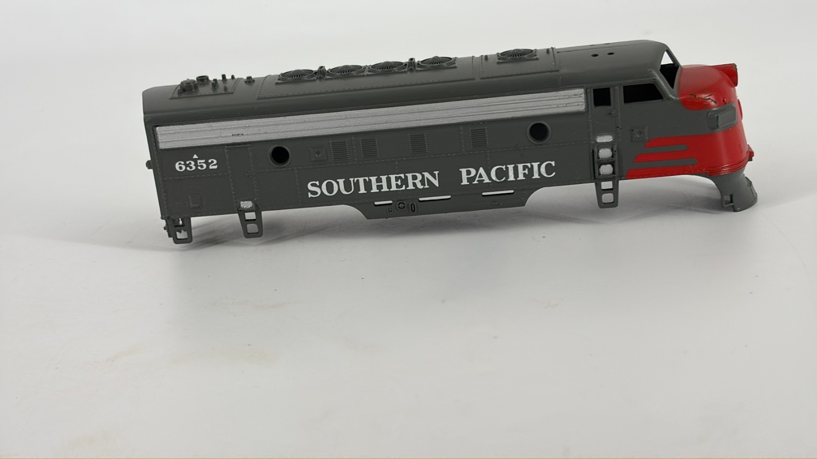 Athearn HO Scale F7A Diesel Locomotive Shell Only Southern Pacific SP #6352