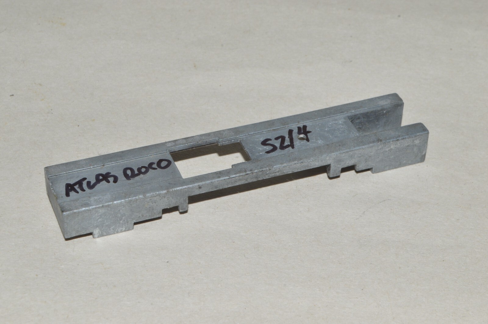 HO scale locomotive PARTS Atlas Roco metal body weight UPPER Alco S2 S4
