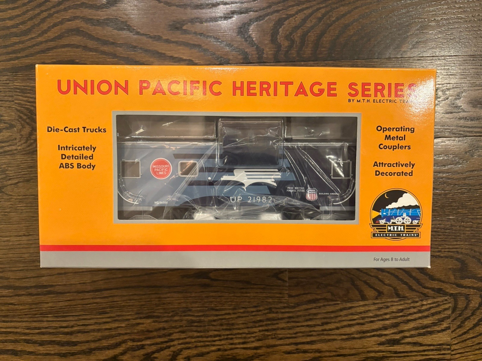 Weaver Missouri Pacific Eagle EMD GP38-2 Road 2111 NIB & Gondola Car/Caboose!