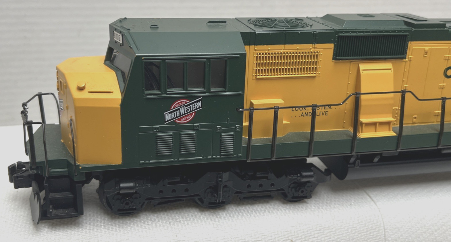 MTH MT-2047LP CHICAGO NORTHWESTERN #8061 EMD SD60M DIESEL W/PROTO-SOUND. NO BOX.