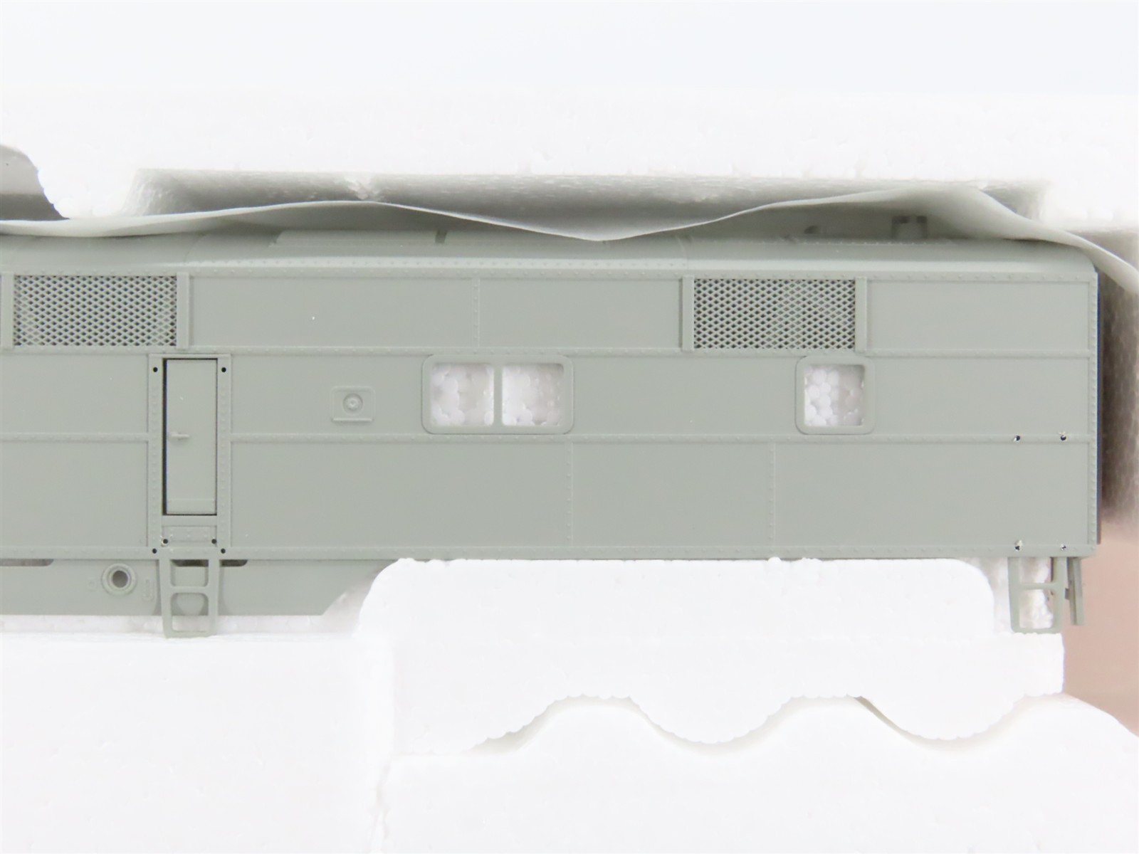HO Scale Proto 2000 21072 Undecorated EMD E7A Diesel Locomotive – DCC Ready