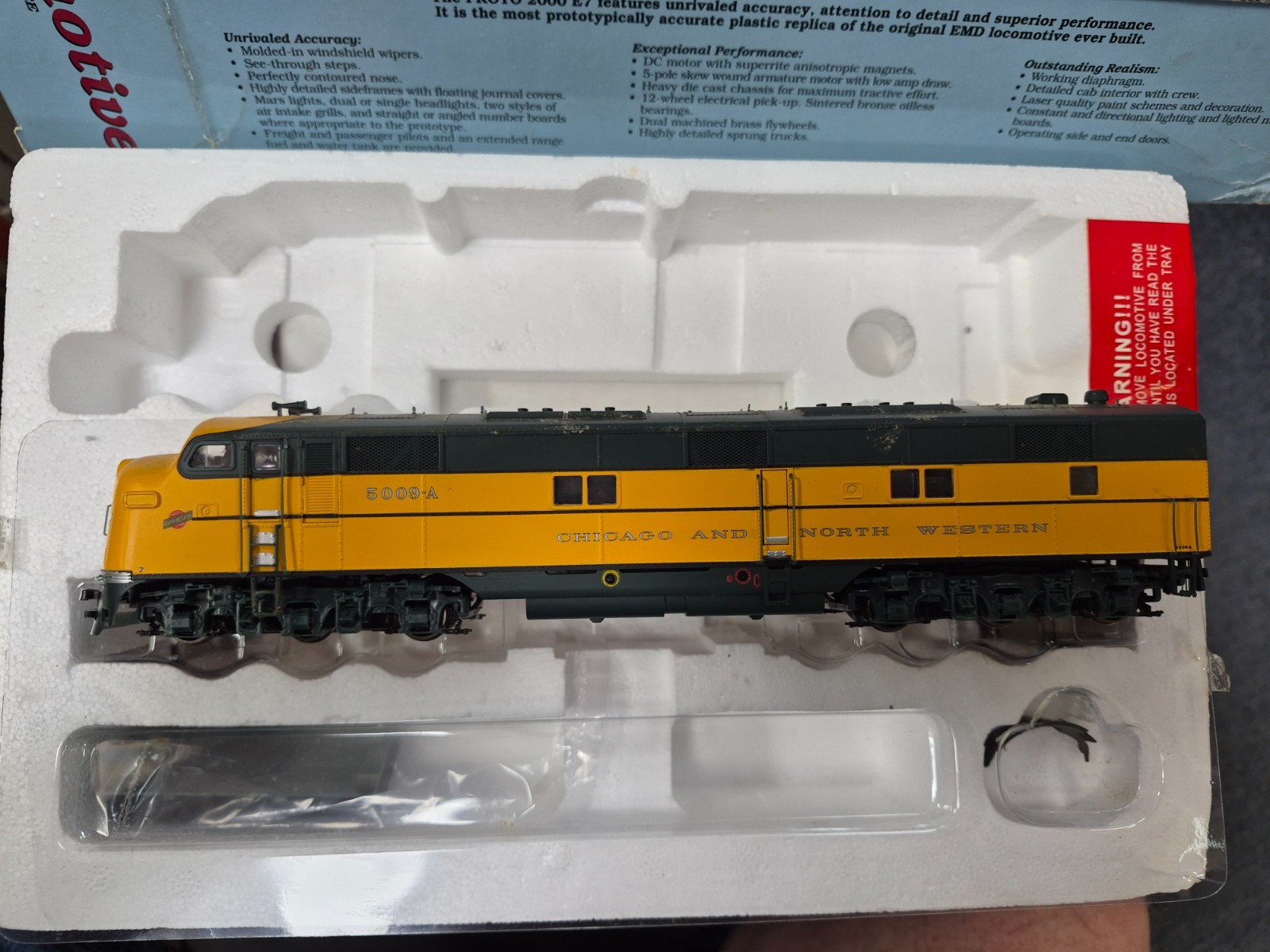 LIFE LIKE 21060 PROTO 2000 HO CNW EMD E-7 A DC/DCC READY RD# 5009A PRE OWNED