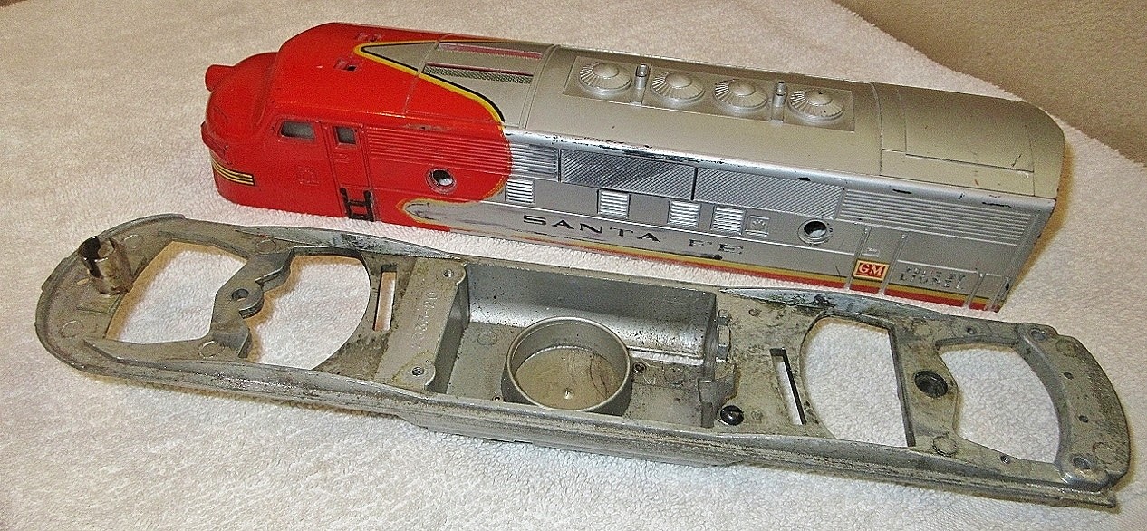 LIONEL #2333 SANTAFE F3 BODY & FRAME MATCHED PAIR