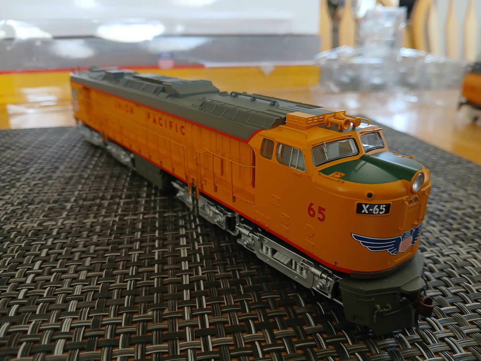 Modern HO scale Athearn Union Pacific #65 Veranda Gas Turbine Locomotive
