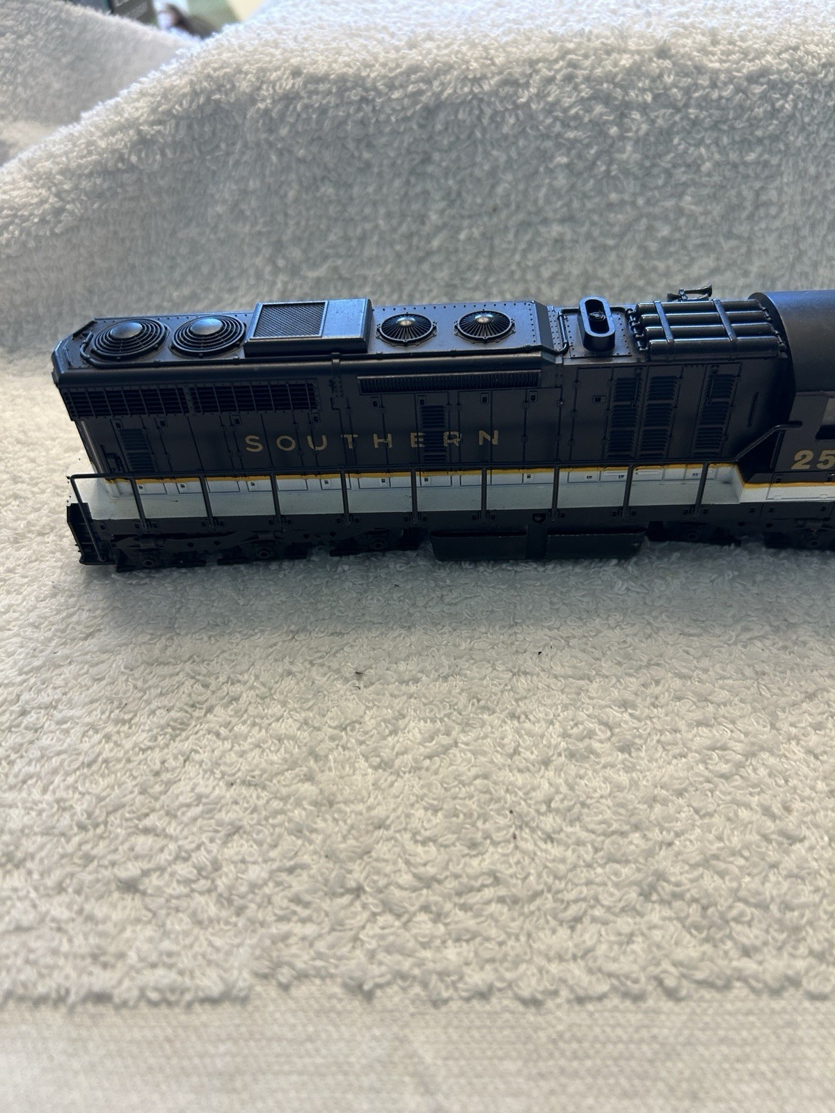 Atlas SD24(Austria) Southern #2504 HO Locomotive