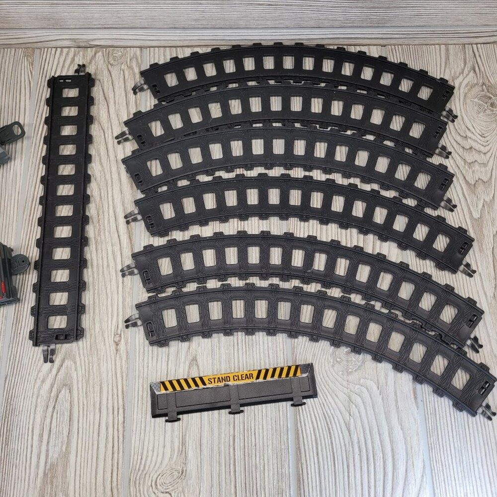 Toy State Caterpillar Construction Express Train Track Set Motorized Locomotive