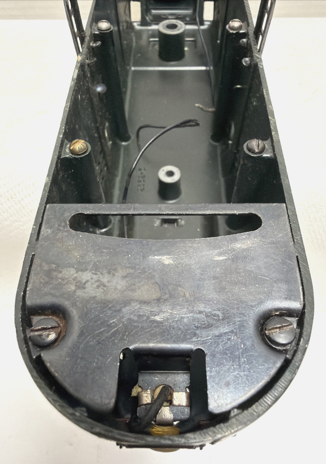 LIONEL ORIGINAL O-GAUGE 2332 GG-1 GREEN SHELL WITH WEIGHT & LIGHT BRACKETS