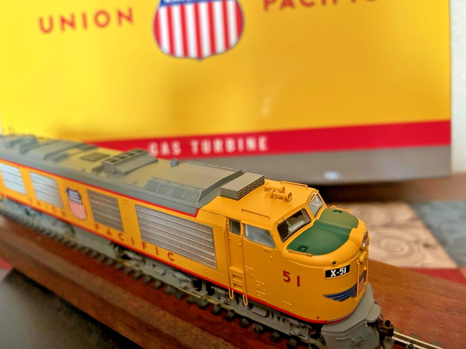 UNION PACIFIC – GAS TURBINE #51 LOCO – DC/DCC plug HO Scale – NEW RTR OOP