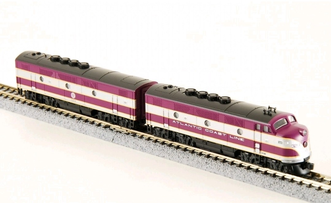 KATO N-Scale #106-0201 F2A,F2B 2 Locomotive Set Atlantic Coast Line #329 #335-B