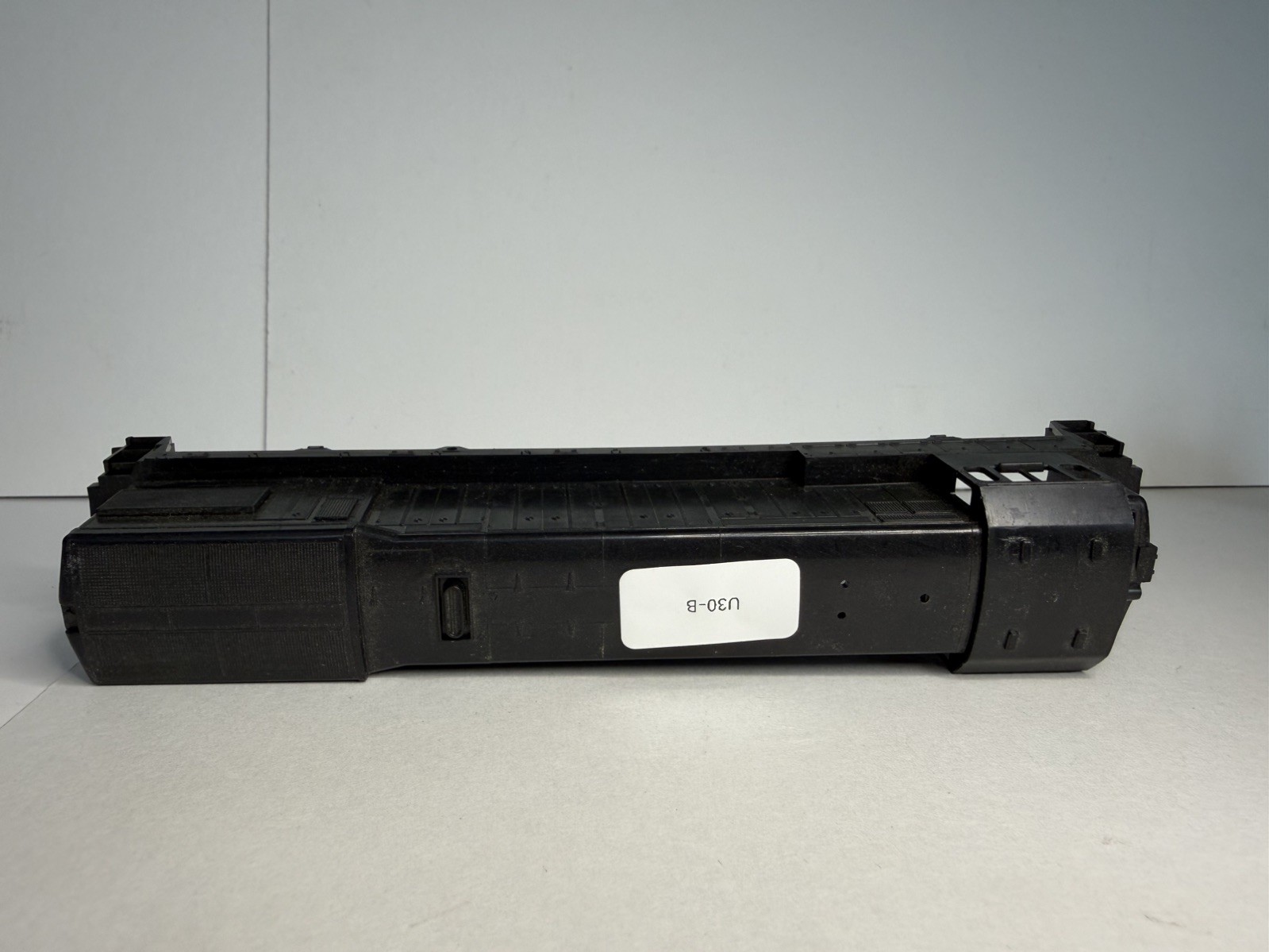 Athearn HO Scale GE U30-B Undecorated Locomotive Shell