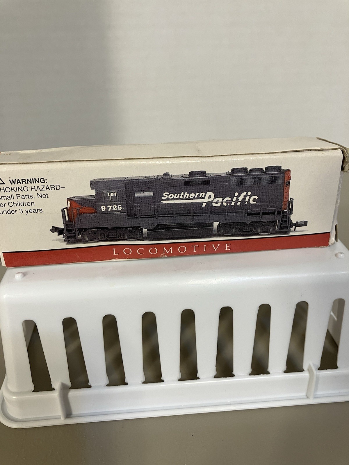 Southern Pacific Locomotive #9725 Model Train – High Speed Metal Products