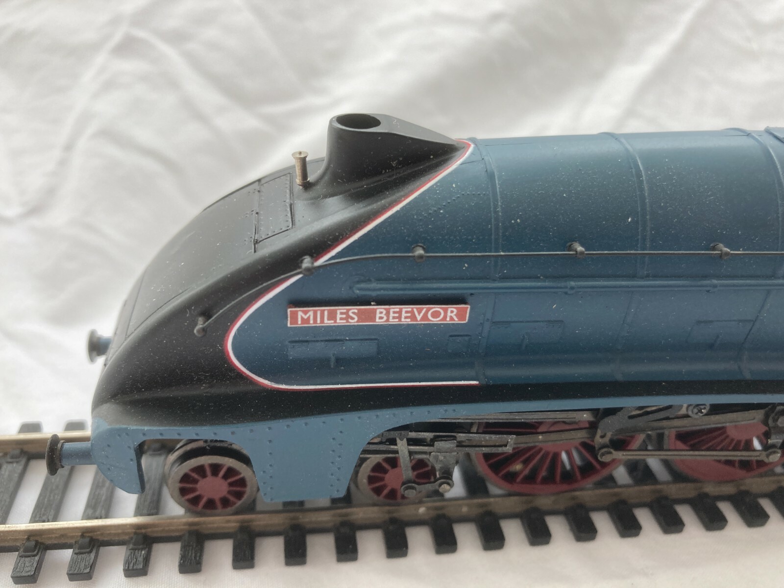 746 Bachmann 31-959 Class A4 4-6-2 ‘Miles Beevor’ 26 LNER Blue. Boxed. Mint.