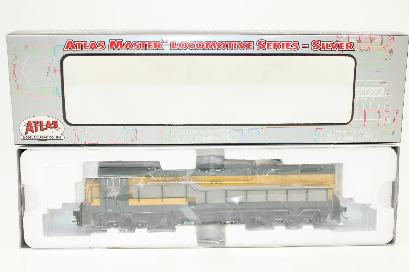 Atlas Silver HO Scale C&NW Chicago North Western GE U30C Locomotive #932 NOS