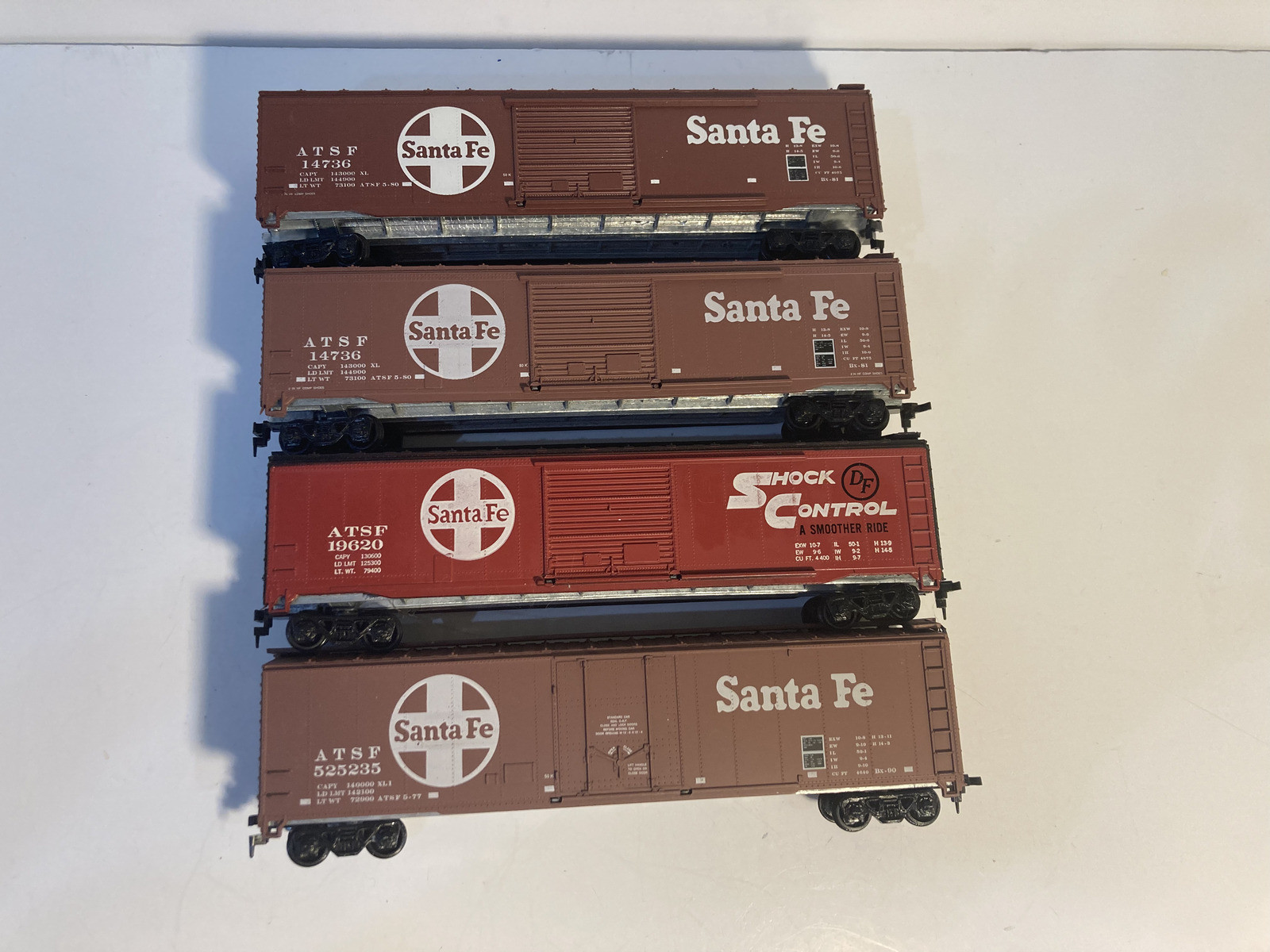 VINTAGE BOX CARS SANTE FE SET OF 4 FROM ESTATE GOOD SHAPE