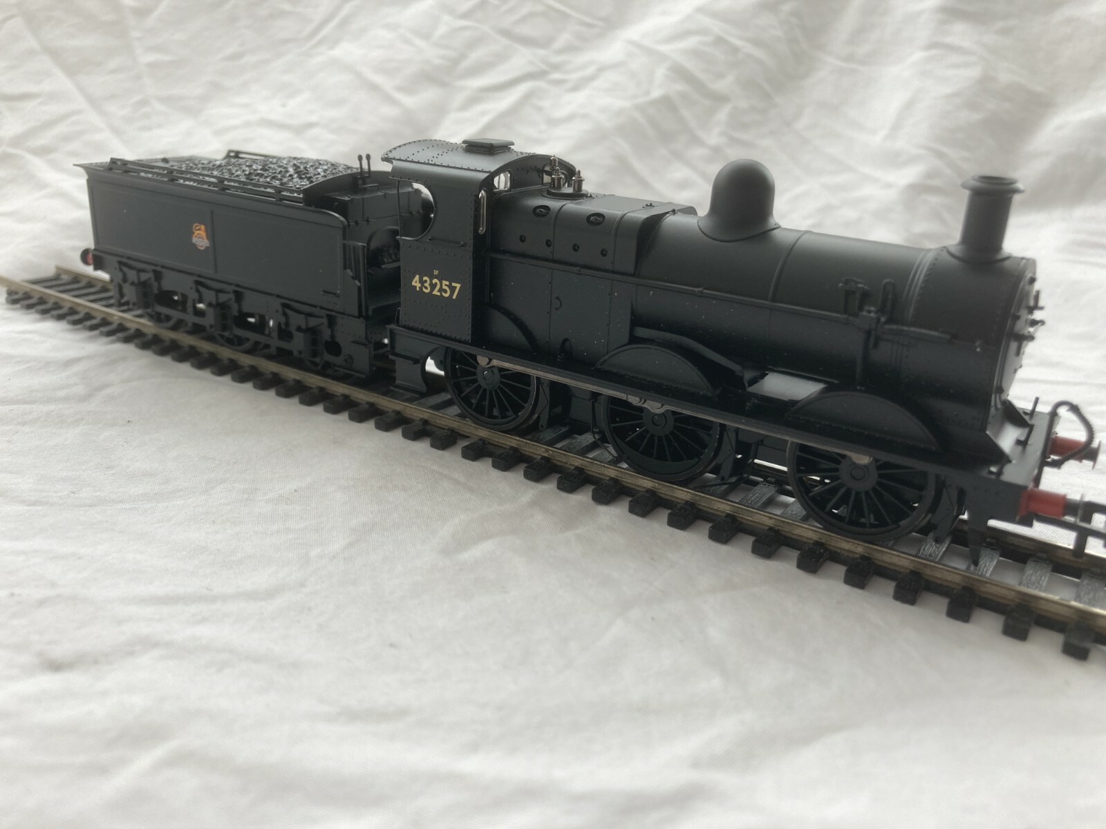 745 Bachmann 31-626A Class 3F 0-6-0 ‘43257’ BR Black Early Emblem. Boxed. Mint.