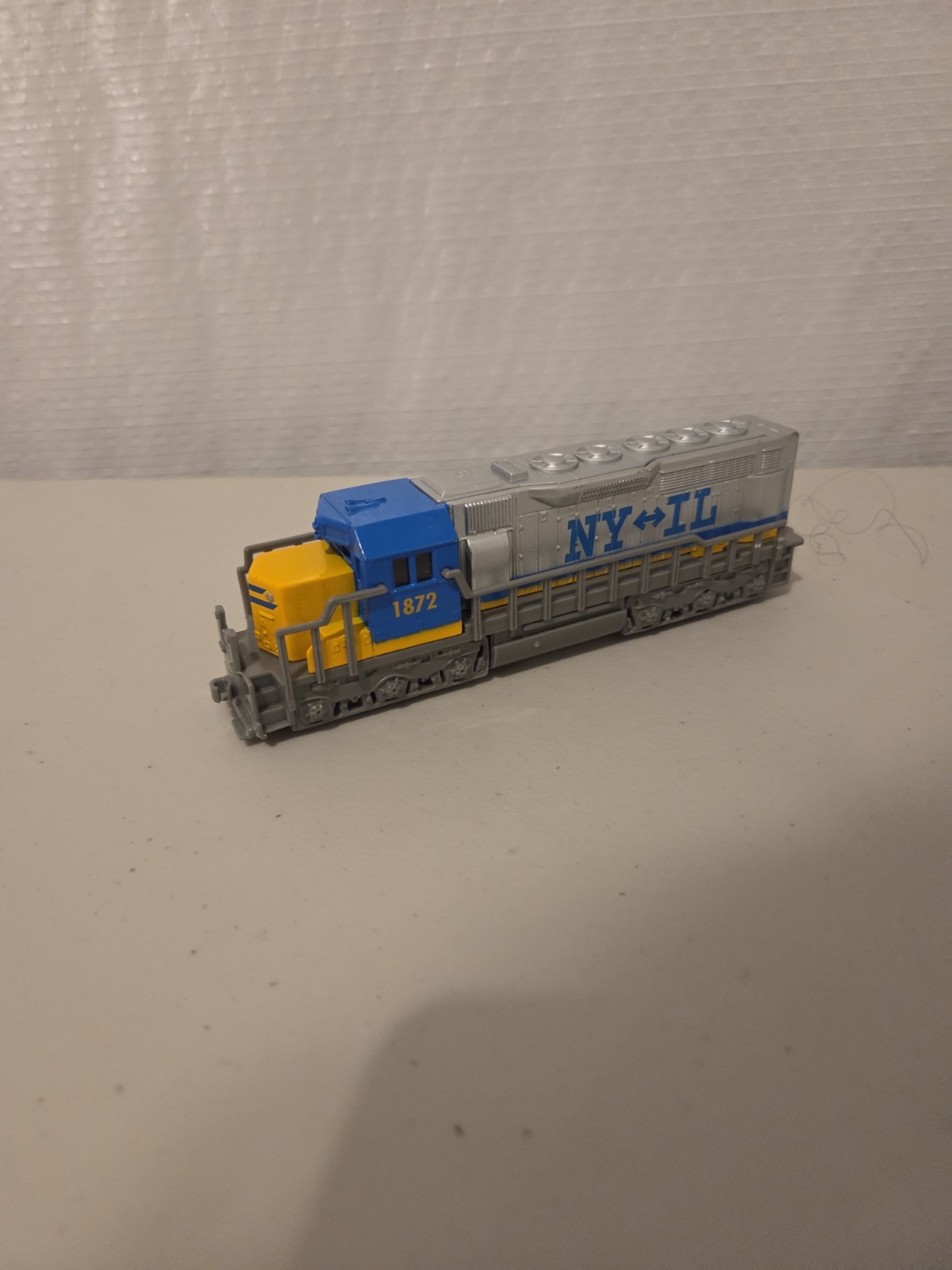 Freight Locomotive Pull Back Power Blue,Yellow & Silver #1872 NY &IL Die Cast