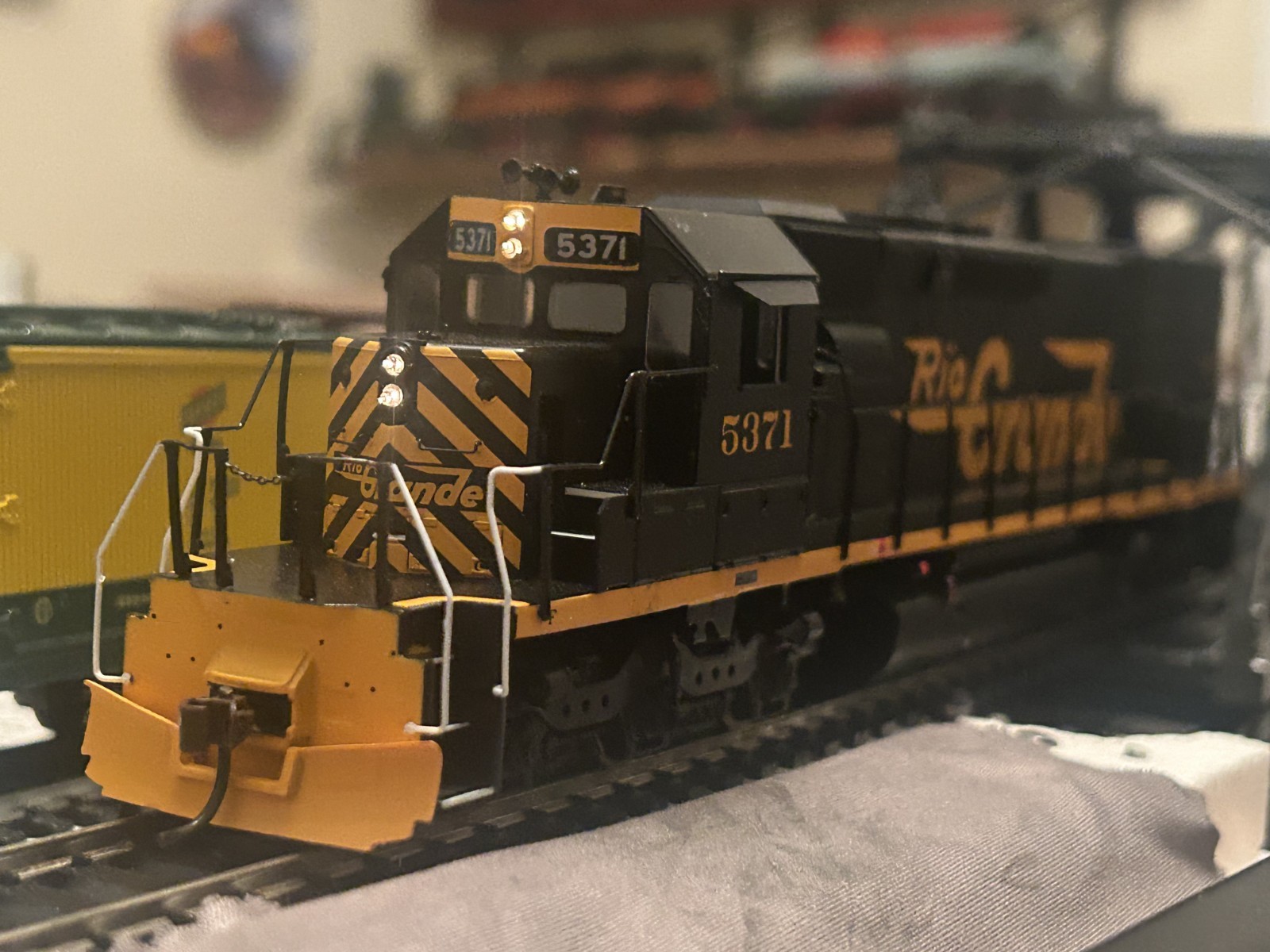 ATHEAERN#95105 HO DENVER RIO GRANDE SD40T-2, ‘TUNNEL’ MOTOR, BRAND NEW OPEN BOX